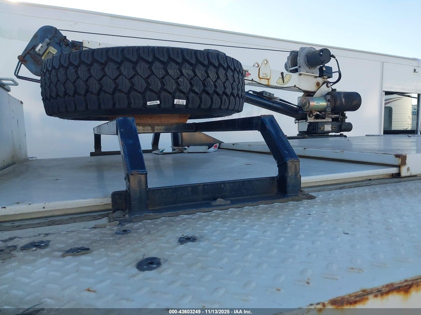 2010 Ford F-550 Chassis Xl/Xlt VIN: 1FDAF5GR6AEA92221 Lot: 43603249