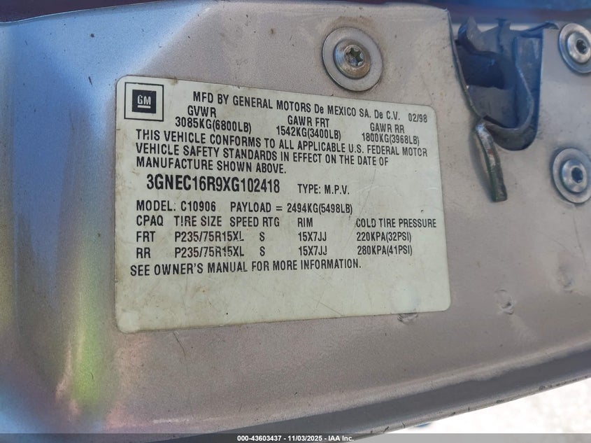 1999 Chevrolet Suburban 1500 Lt VIN: 3GNEC16R9XG102418 Lot: 43603437