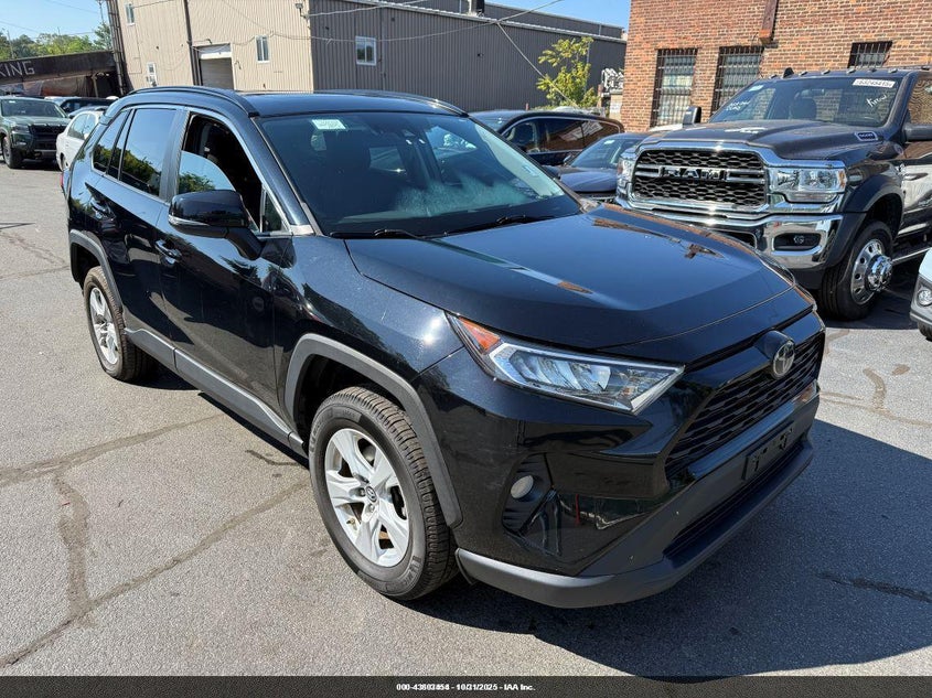TOYOTA RAV4 XLE