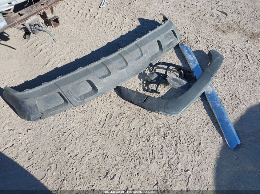 2005 Chevrolet Silverado 2500Hd Work Truck VIN: 1GCHC23UX5F811703 Lot: 43603568