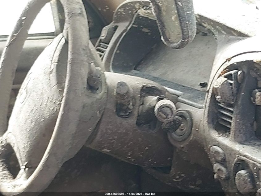 2004 Toyota Sequoia Sr5 V8 VIN: 5TDZT34A94S225698 Lot: 43603596