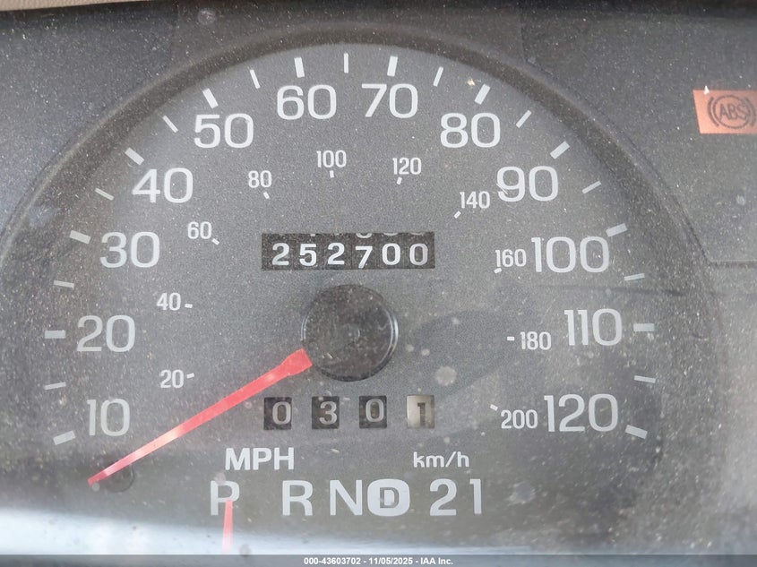 2005 Mercury Grand Marquis Ls/Lse VIN: 2MEFM75W05X605342 Lot: 43603702