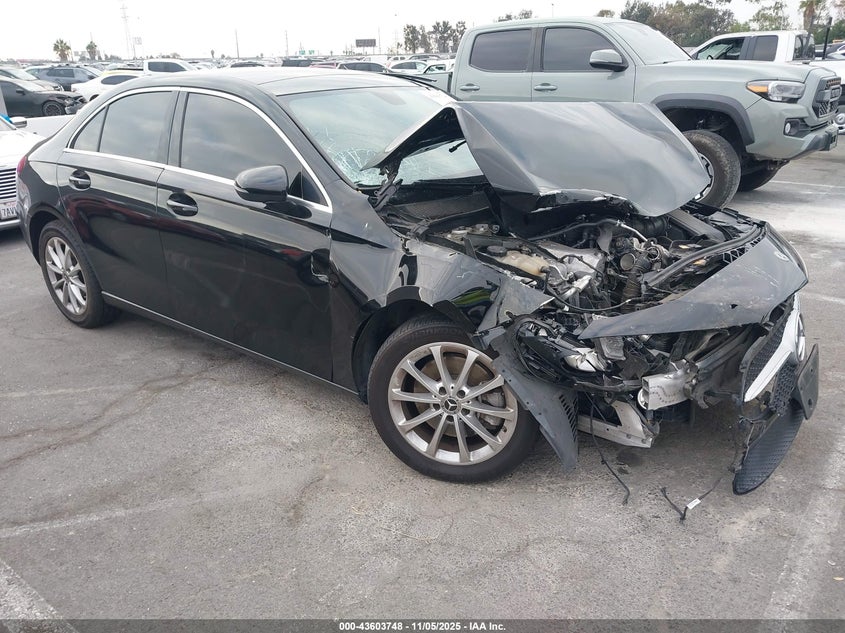 MERCEDES-BENZ A-CLASS A 220