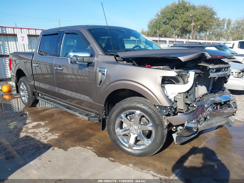 FORD F-150 LARIAT