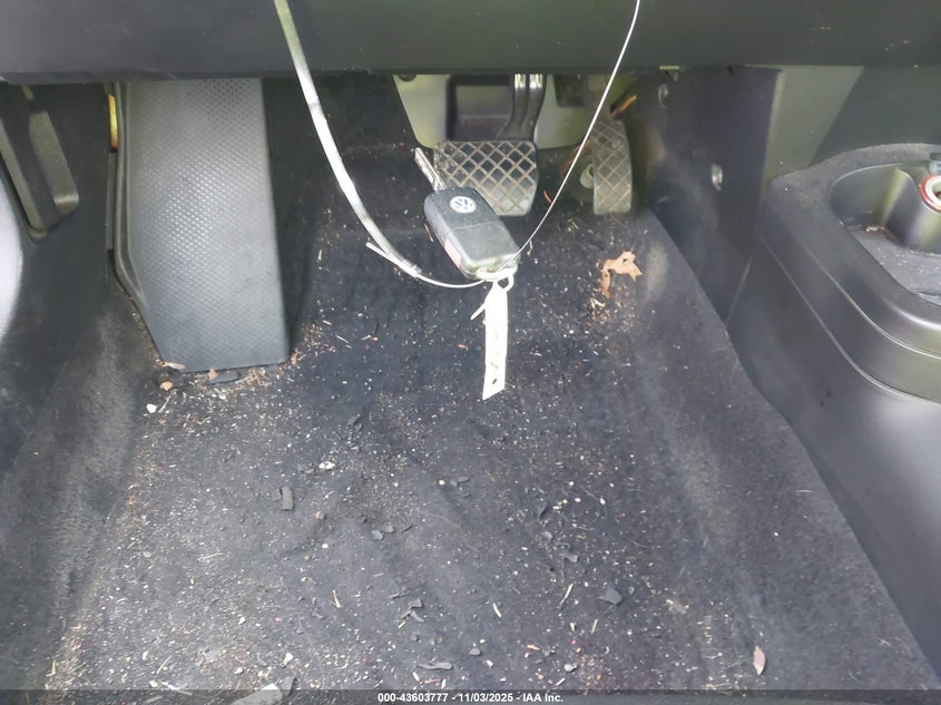 2009 Volkswagen New Beetle 2.5L VIN: 3VWRF31Y79M409597 Lot: 43603777