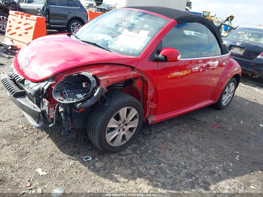 3VWRF31Y79M409597 2009 VOLKSWAGEN BEETLE photo no. 2