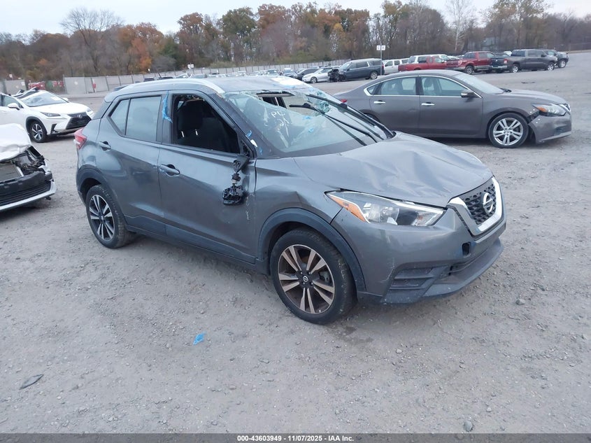 NISSAN KICKS SV