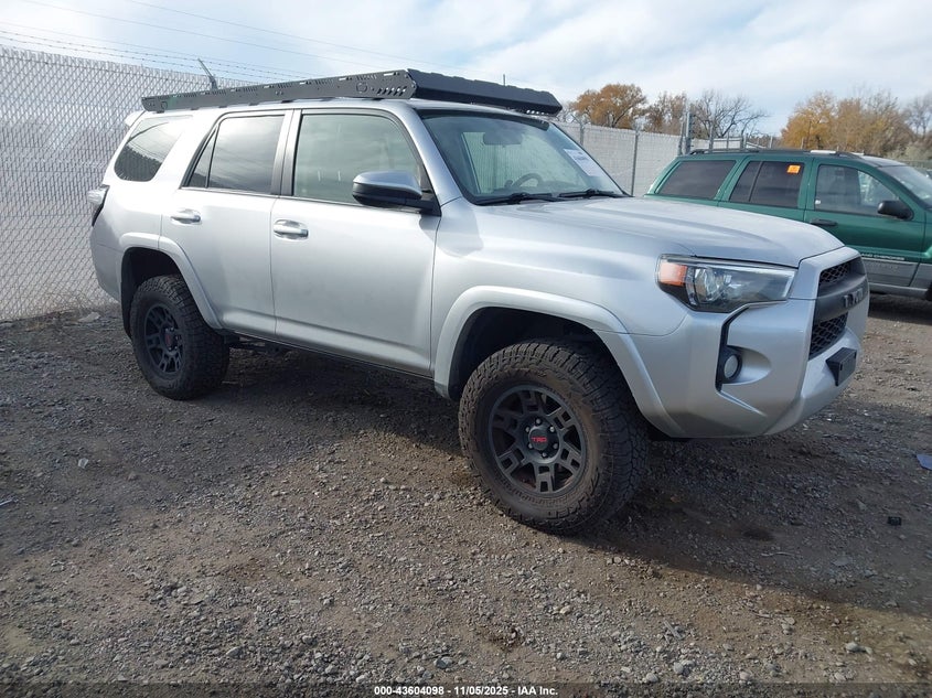 TOYOTA 4RUNNER SR5