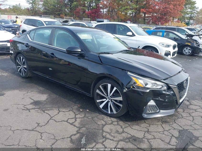 NISSAN ALTIMA SR FWD