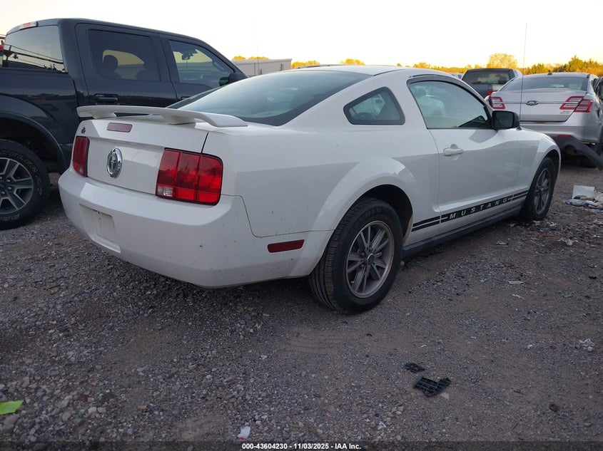 1ZVFT80N955115957 2005 FORD MUSTANG photo no. 4
