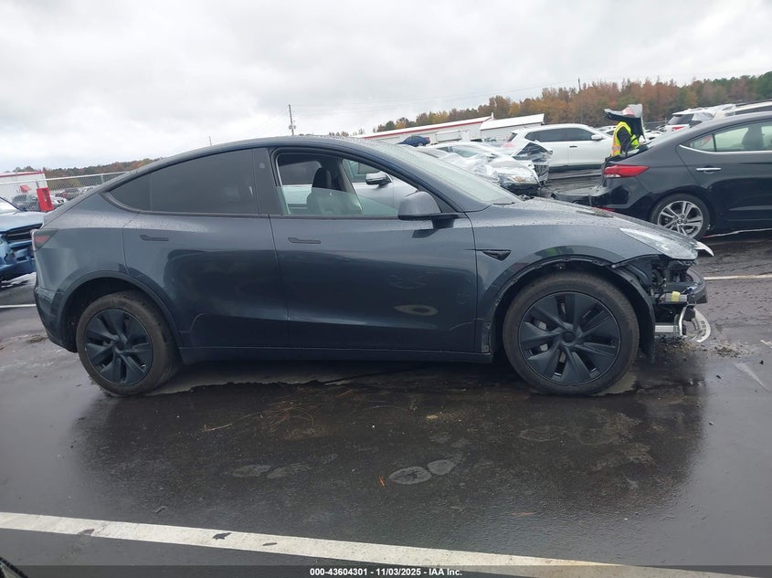 2024 Tesla Model Y Long Range Dual Motor All-Wheel Drive VIN: 7SAYGDEE9RA329997 Lot: 43604301