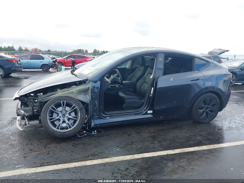 2024 Tesla Model Y Long Range Dual Motor All-Wheel Drive VIN: 7SAYGDEE9RA329997 Lot: 43604301