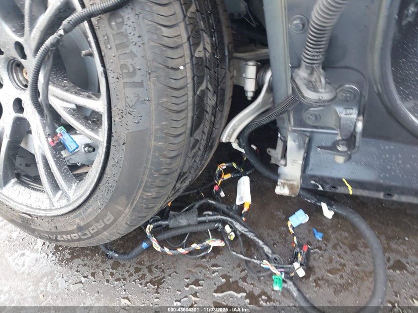 2024 Tesla Model Y Long Range Dual Motor All-Wheel Drive VIN: 7SAYGDEE9RA329997 Lot: 43604301