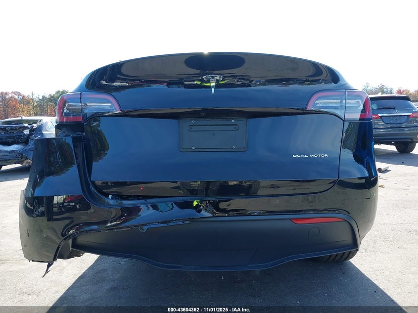 2023 Tesla Model Y Awd/Long Range Dual Motor All-Wheel Drive VIN: 7SAYGDEE5PA103369 Lot: 43604362
