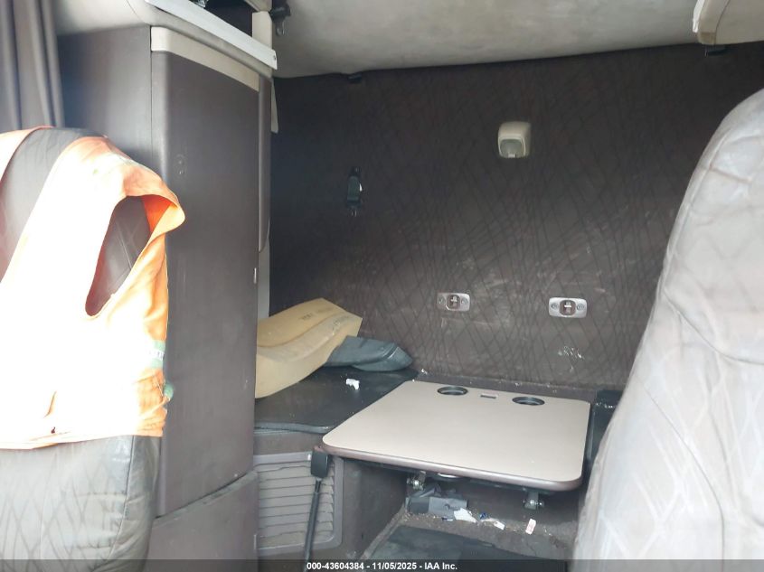 2015 Volvo Vn Vnl VIN: 4V4NC9EH5FN192077 Lot: 43604384