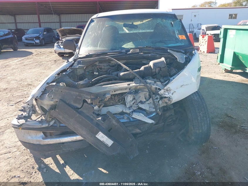 1998 Ford F-150 Standard/Xl/Xlt VIN: 2FTZX1725WCA62432 Lot: 43604451