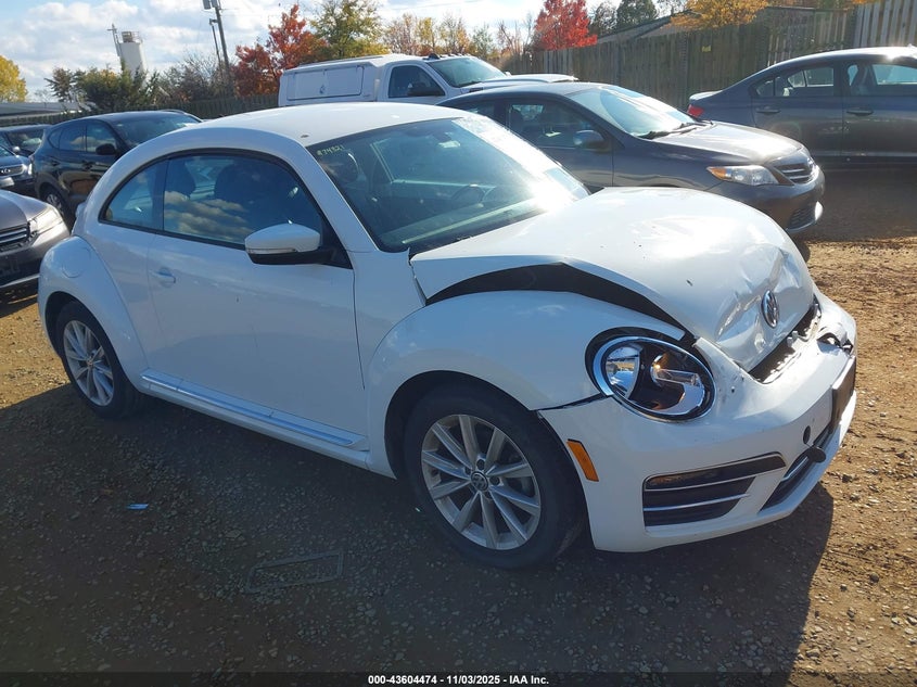2017 VOLKSWAGEN BEETLE 1.8T SE/1.8T SEL - 3VWJ17AT5HM618052