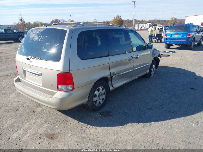 KNDUP131126305563 2002 KIA SEDONA photo no. 4