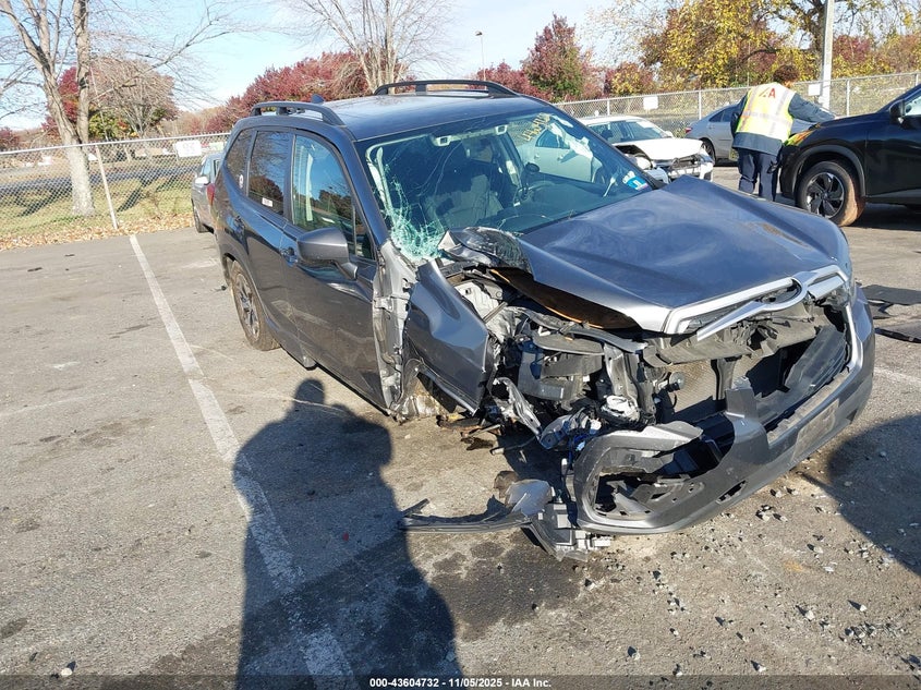 SUBARU FORESTER PREMIUM