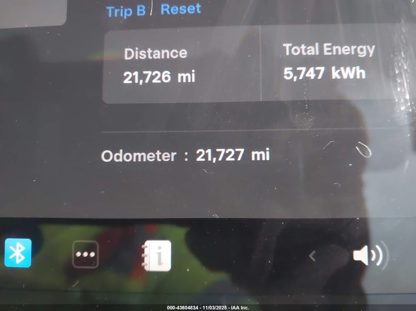 2024 Tesla Model Y Long Range Dual Motor All-Wheel Drive/Rwd VIN: 7SAYGDED1RF121204 Lot: 43604834