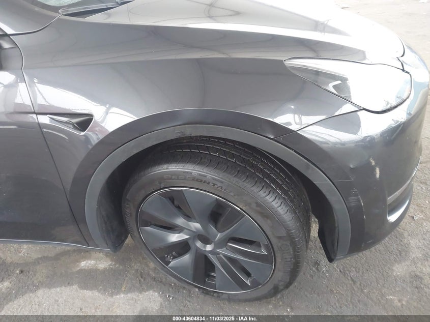 2024 Tesla Model Y Long Range Dual Motor All-Wheel Drive/Rwd VIN: 7SAYGDED1RF121204 Lot: 43604834