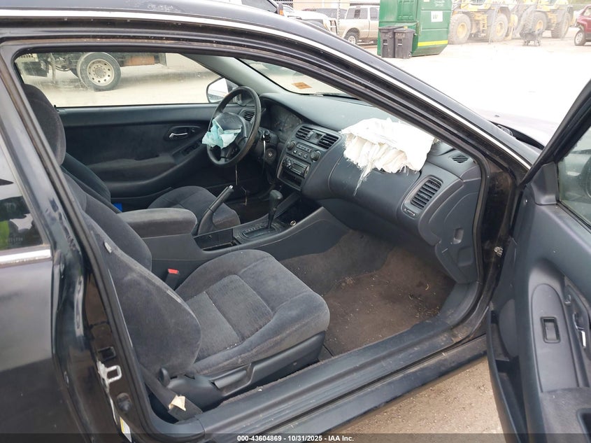 1HGCG2241YA020785 2000 HONDA ACCORD photo no. 5