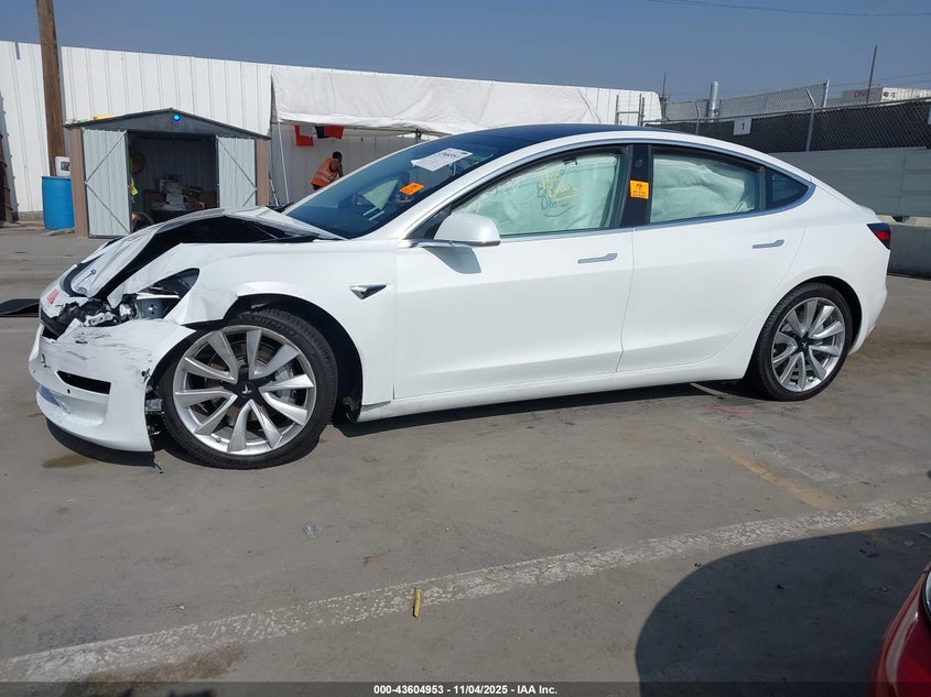 2018 Tesla Model 3 Long Range/Performance VIN: 5YJ3E1EBXJF111642 Lot: 43604953