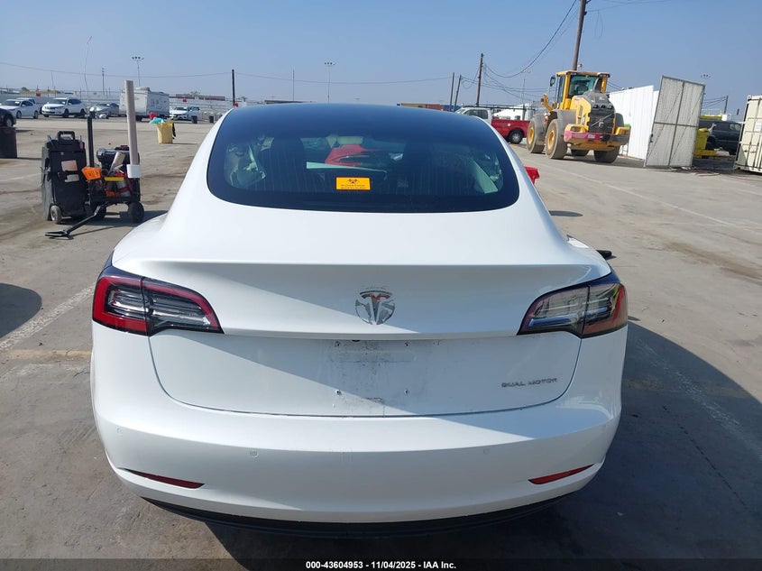 2018 Tesla Model 3 Long Range/Performance VIN: 5YJ3E1EBXJF111642 Lot: 43604953