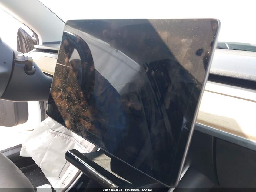 2018 Tesla Model 3 Long Range/Performance VIN: 5YJ3E1EBXJF111642 Lot: 43604953