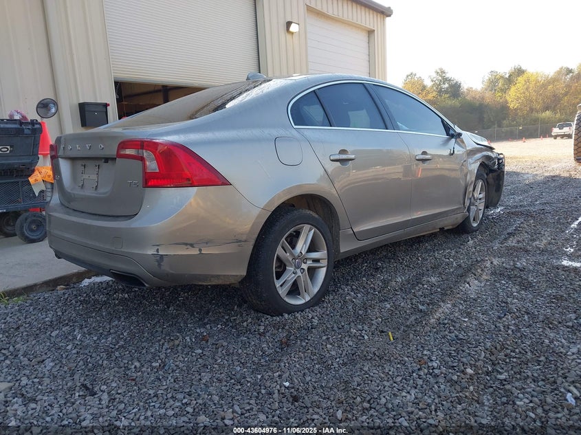 2015 VOLVO S60 T5 PREMIER - YV140MFBXF1306010