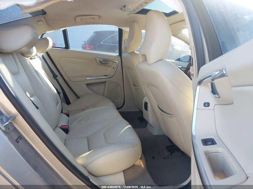 2015 VOLVO S60 T5 PREMIER - YV140MFBXF1306010