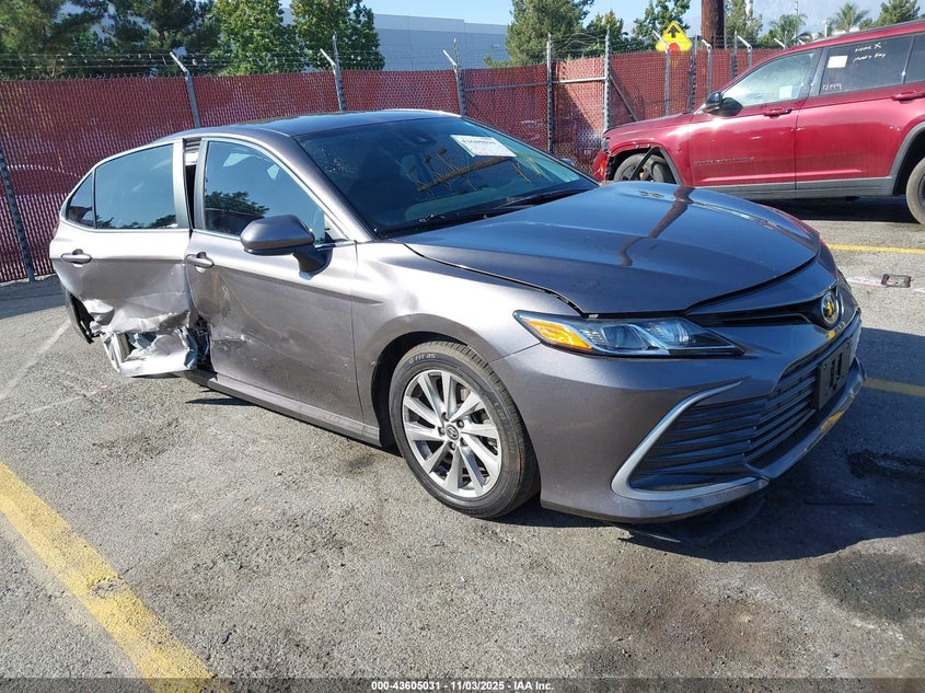 TOYOTA CAMRY LE