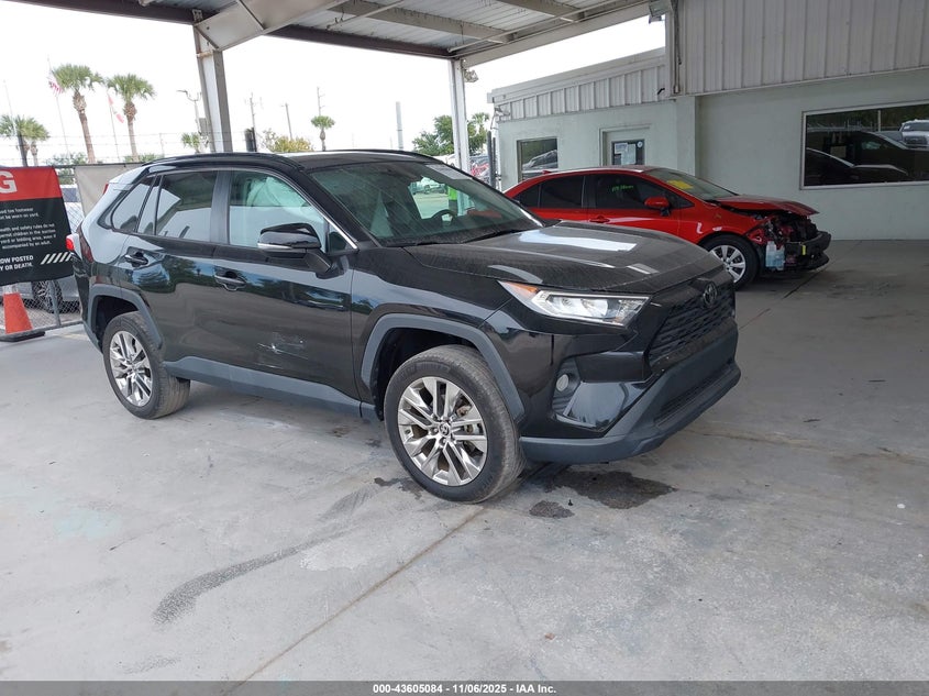 TOYOTA RAV4 XLE PREMIUM