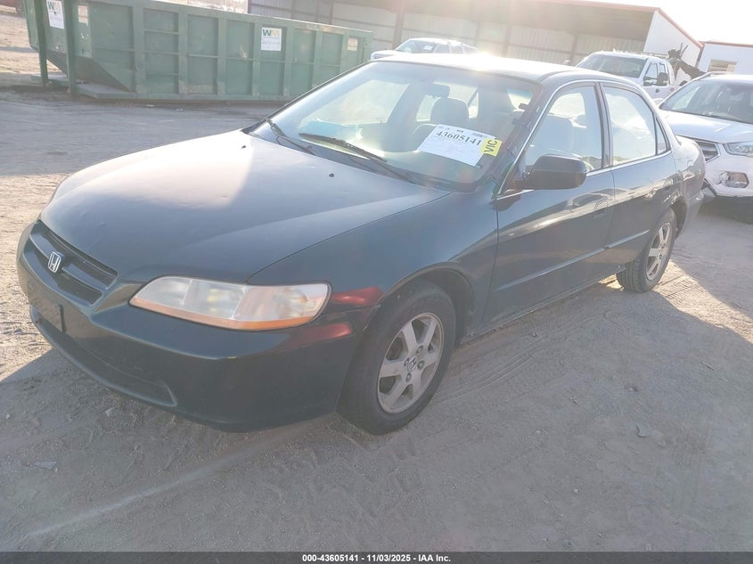 JHMCG5672YC031799 2000 HONDA ACCORD photo no. 2