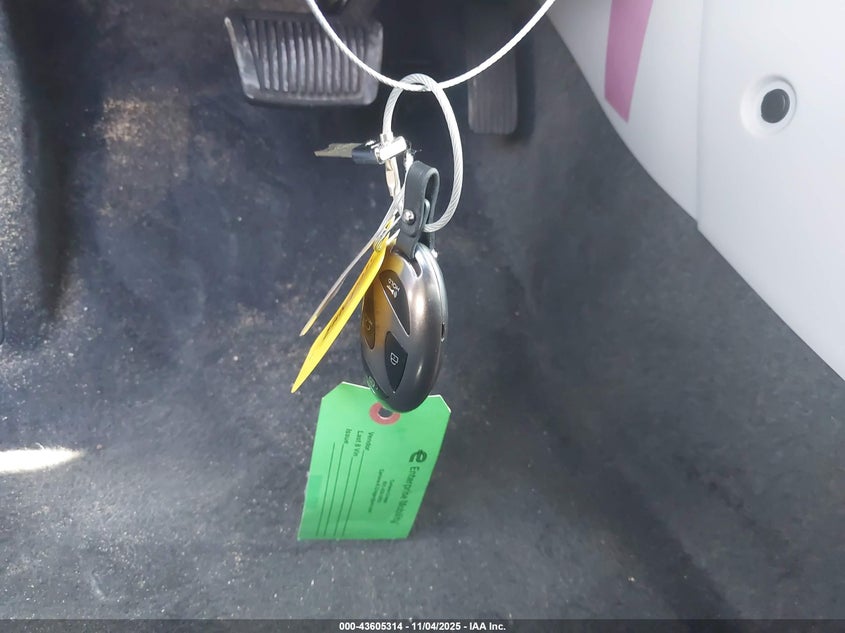 2025 HYUNDAI KONA SEL KM8HBCAB8SU308975