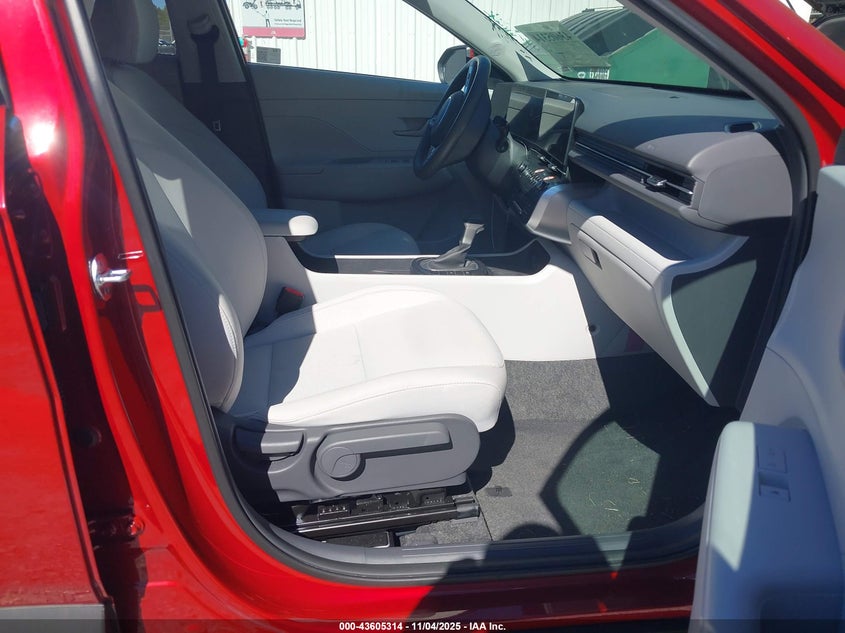 2025 HYUNDAI KONA SEL KM8HBCAB8SU308975