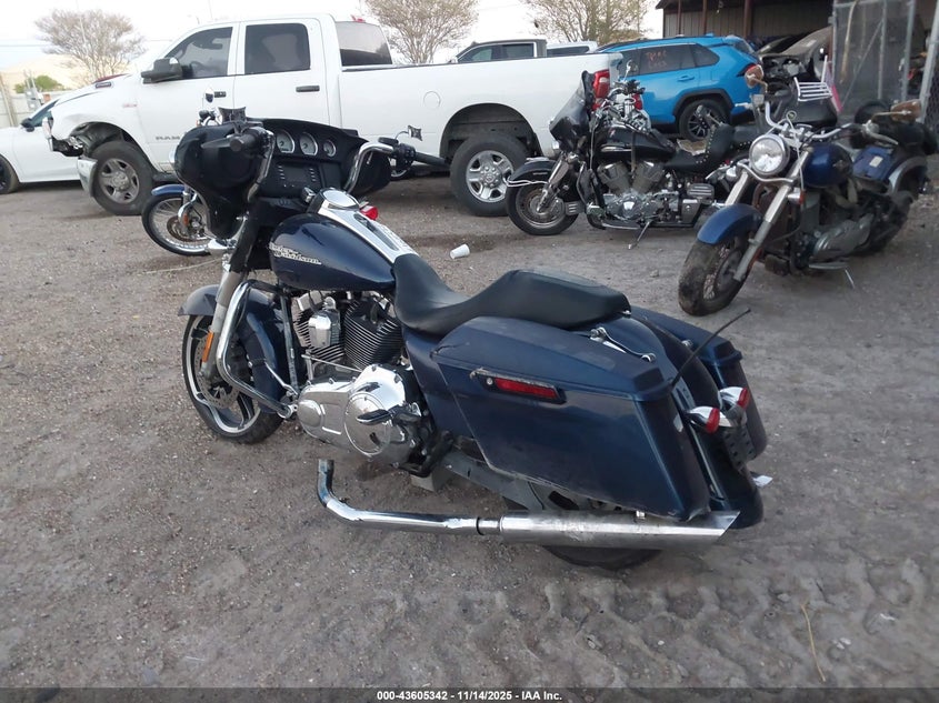 2014 HARLEY-DAVIDSON FLHX STREET GLIDE - 1HD1KBM15EB690660