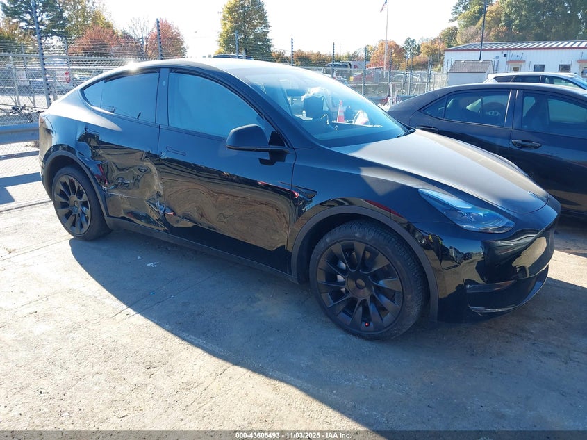2024 TESLA MODEL Y LONG RANGE DUAL MOTOR ALL-WHEEL DRIVE - 7SAYGDEE6RA230442