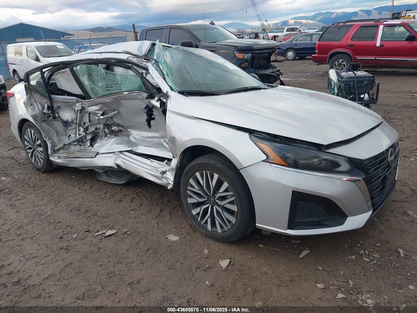 NISSAN ALTIMA SV FWD