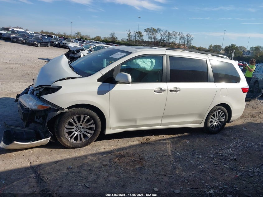 2018 TOYOTA SIENNA XLE PREMIUM 8 PASSENGER 5TDYZ3DC7JS923119