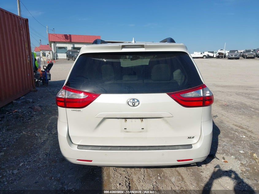 2018 TOYOTA SIENNA XLE PREMIUM 8 PASSENGER 5TDYZ3DC7JS923119