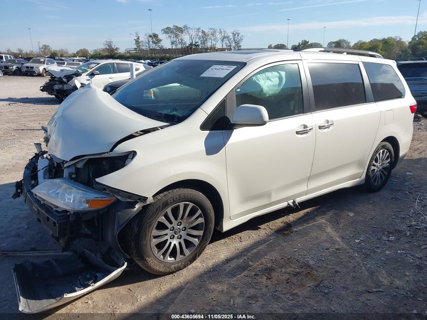 2018 TOYOTA SIENNA XLE PREMIUM 8 PASSENGER 5TDYZ3DC7JS923119