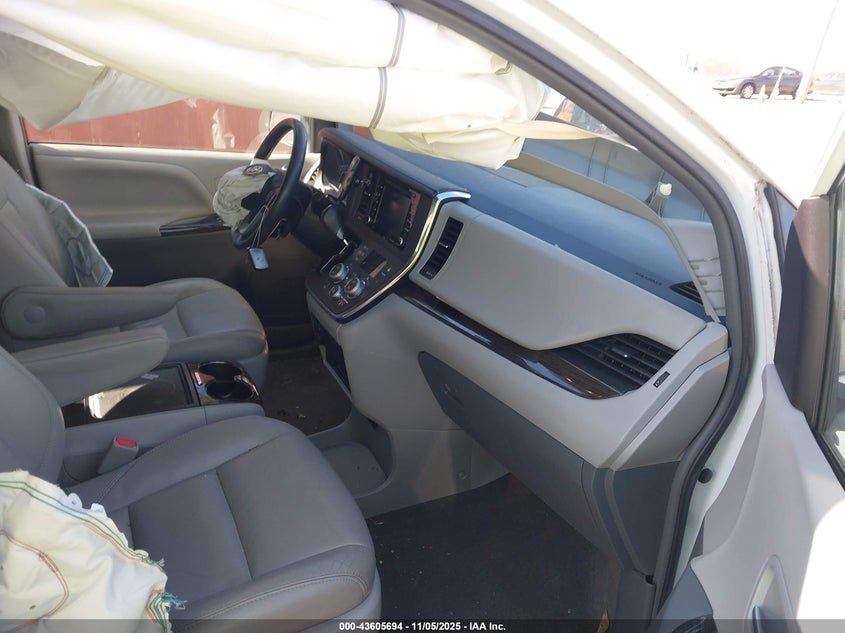 2018 TOYOTA SIENNA XLE PREMIUM 8 PASSENGER 5TDYZ3DC7JS923119