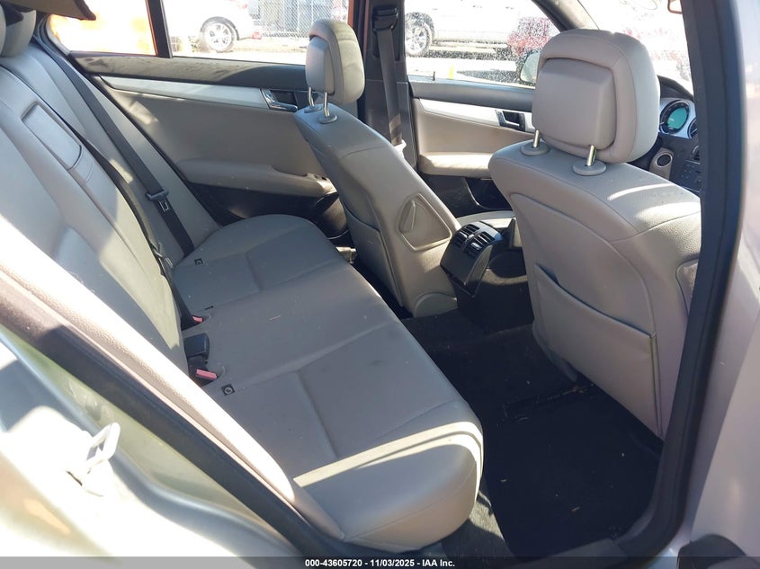 2008 Mercedes-Benz C 300 Luxury/Sport VIN: WDDGF54X38F108757 Lot: 43605720