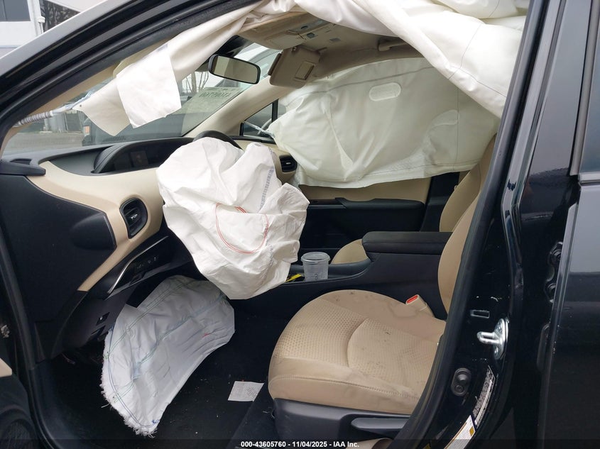 2019 TOYOTA PRIUS LE JTDKARFU4K3082143