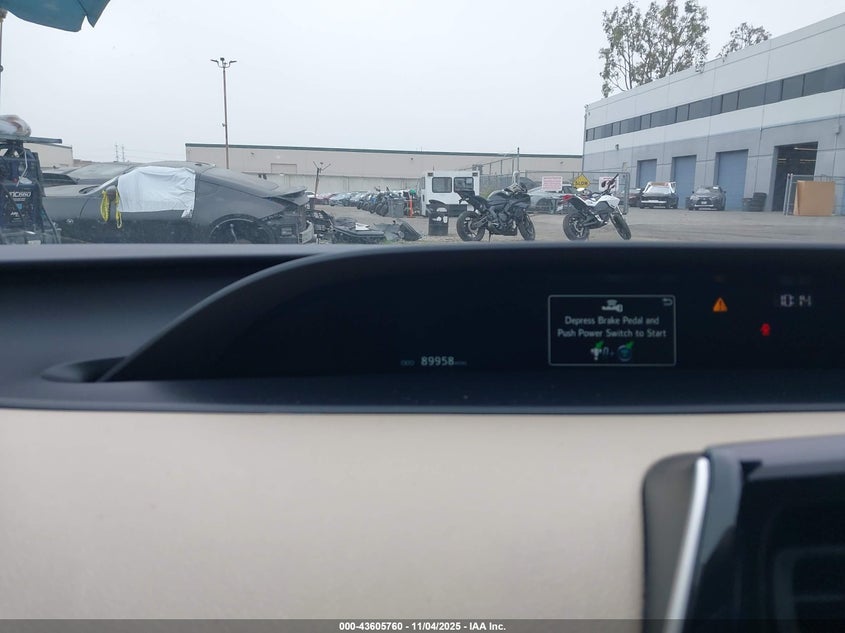 2019 TOYOTA PRIUS LE JTDKARFU4K3082143