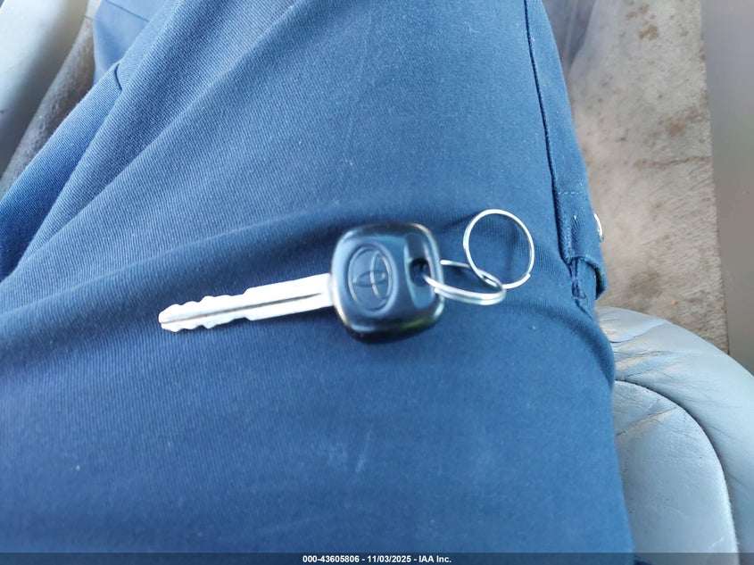 2001 Toyota Avalon Xls VIN: 4T1BF28B81U167348 Lot: 43605806