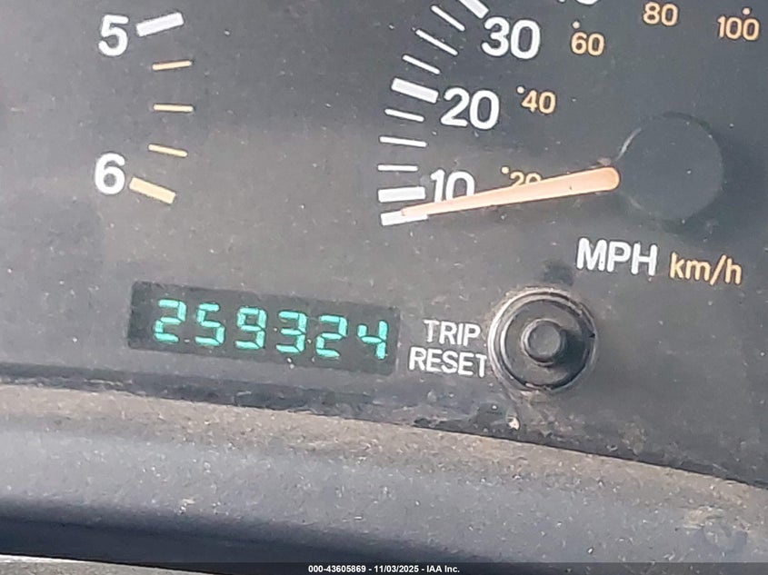 2000 Jeep Cherokee Classic VIN: 1J4FF58S6YL240427 Lot: 43605869