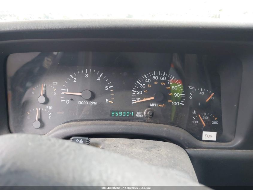 2000 Jeep Cherokee Classic VIN: 1J4FF58S6YL240427 Lot: 43605869
