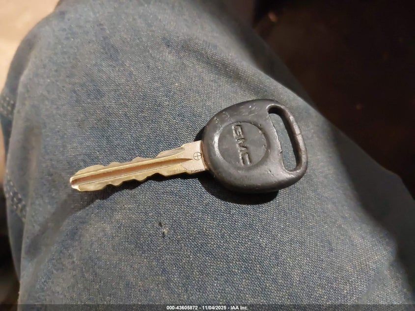 2007 GMC Yukon Denali VIN: 1GKFK63887J373708 Lot: 43605872